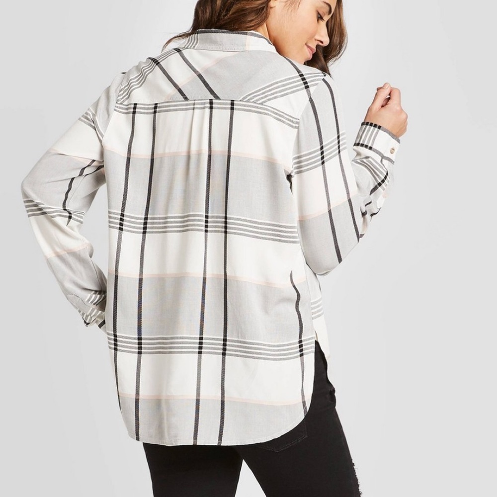 NWT Universal Thread Plaid Button-Down Shirt - Picture 5 of 5